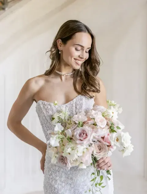 La mariée et son bouquet