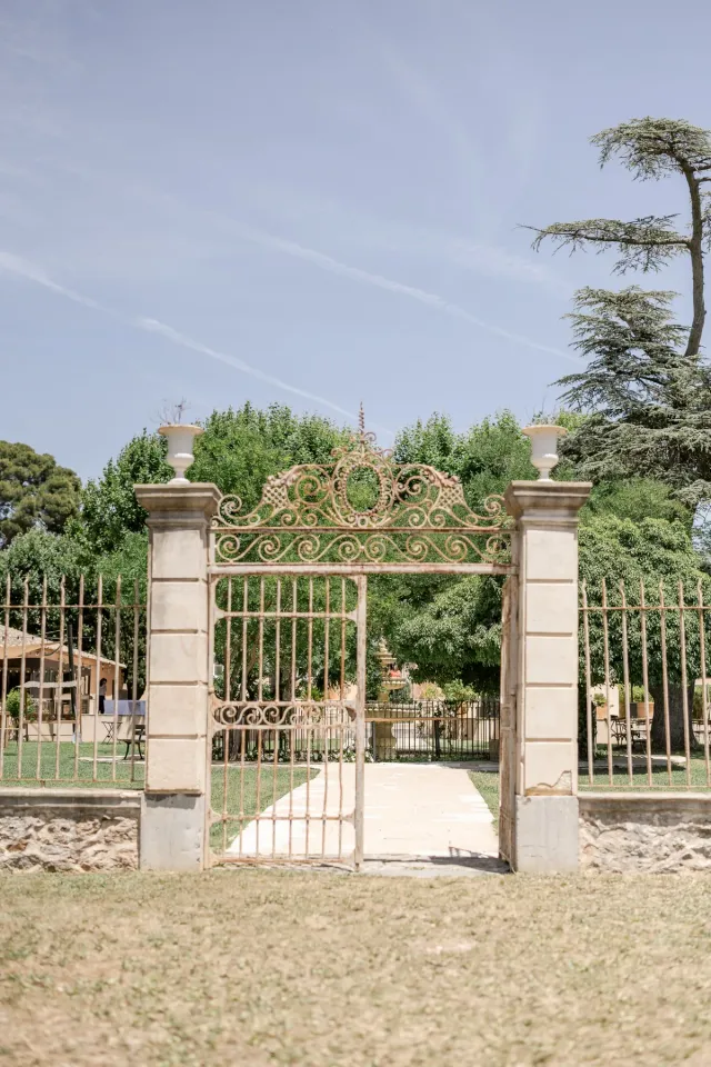Grille d'entrée du Château des Anglades à Hyères